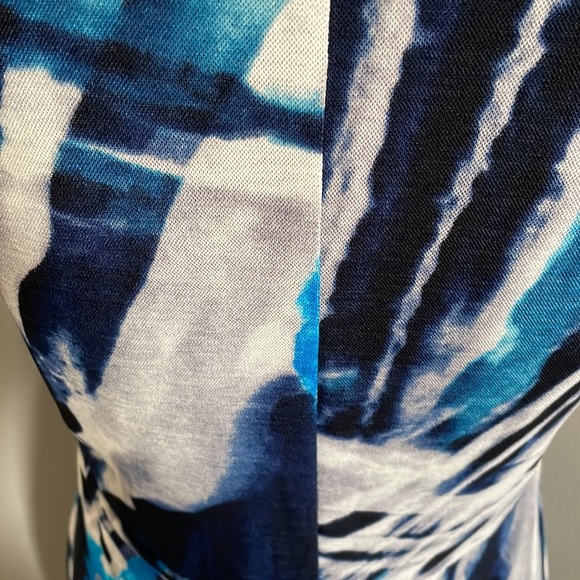 Adrianna Papell tie die blue dress perfect - Picture 7 of 9